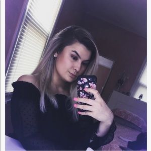 Meet your Posher, Amina